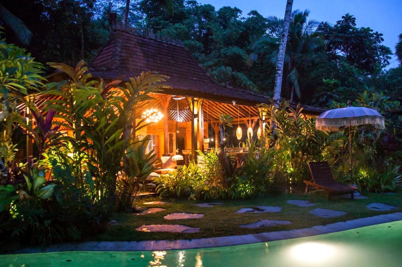 Villa Mahadevi Jungle Retreat Joglo 1 乌布 外观 照片