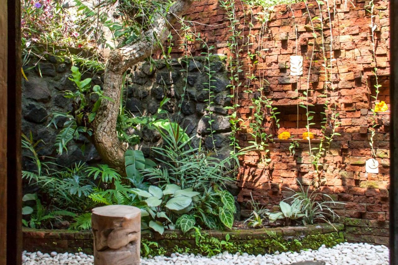 Villa Mahadevi Jungle Retreat Joglo 1 乌布 外观 照片